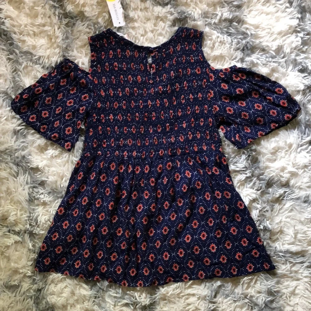 🔥NWT🔥 Persaya Girl Smocked Cold Shoulder Top - Picture 2 of 6